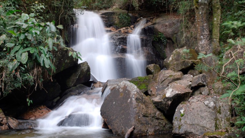 Blog Ambiental • Cachoeira na Serra do Japi em área de Mata Atlântica preservada